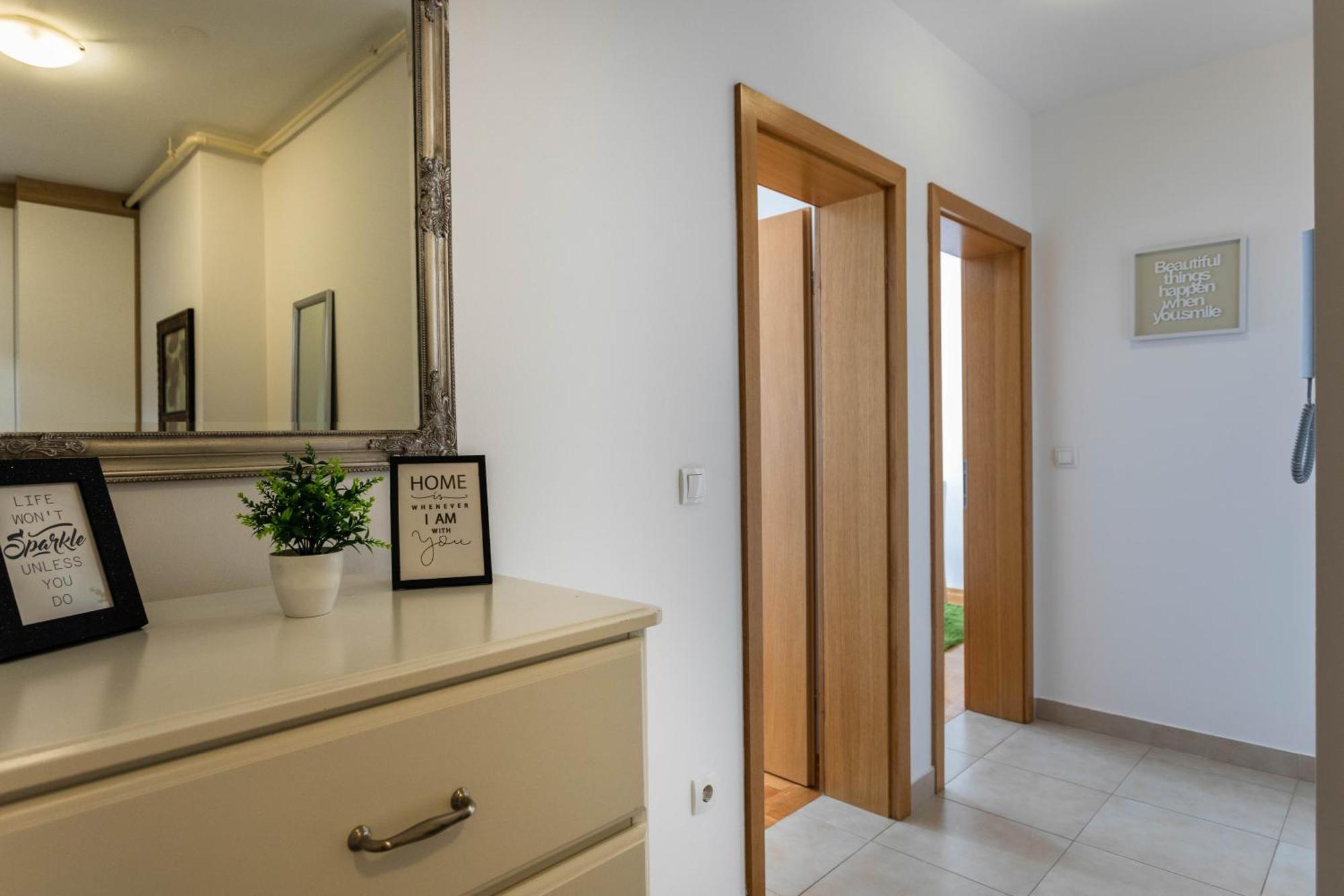 Sunny 1Bdr With Balcony & Parking Apartment Zagreb Exterior photo